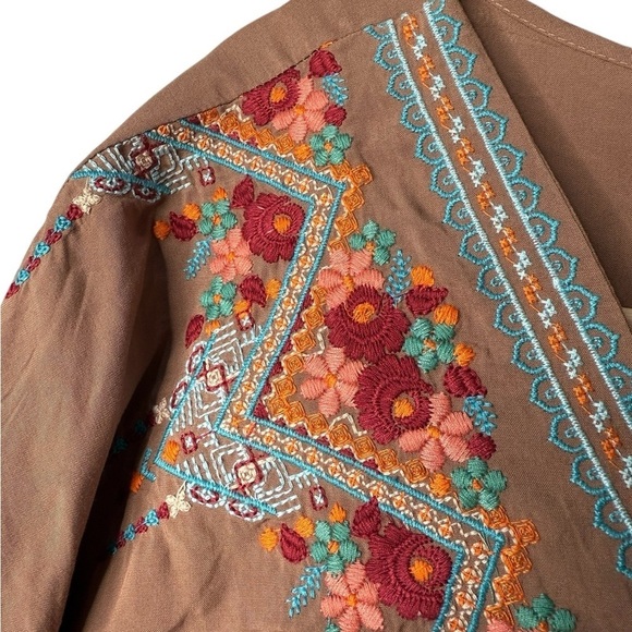 Tan Embroidered Lace Up Ruffle Bottom Boxy Batwing Top Cover Up Size S Boutique - Picture 4 of 15